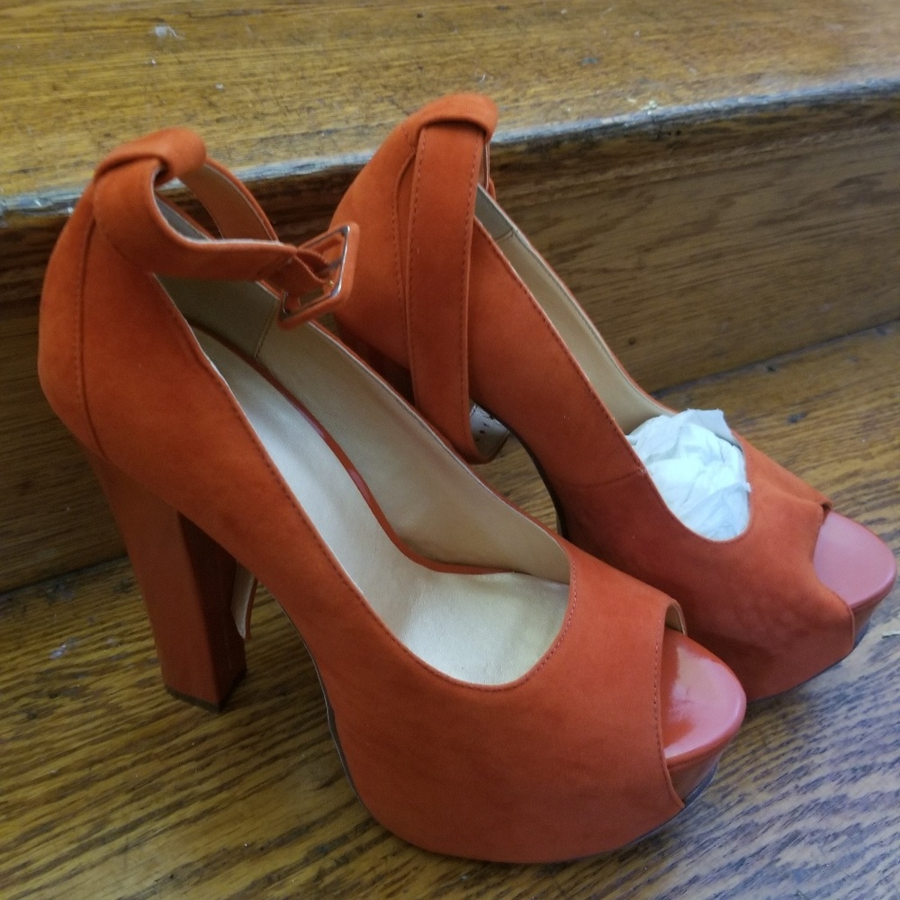 NWOT Platform Peeptoe Heels